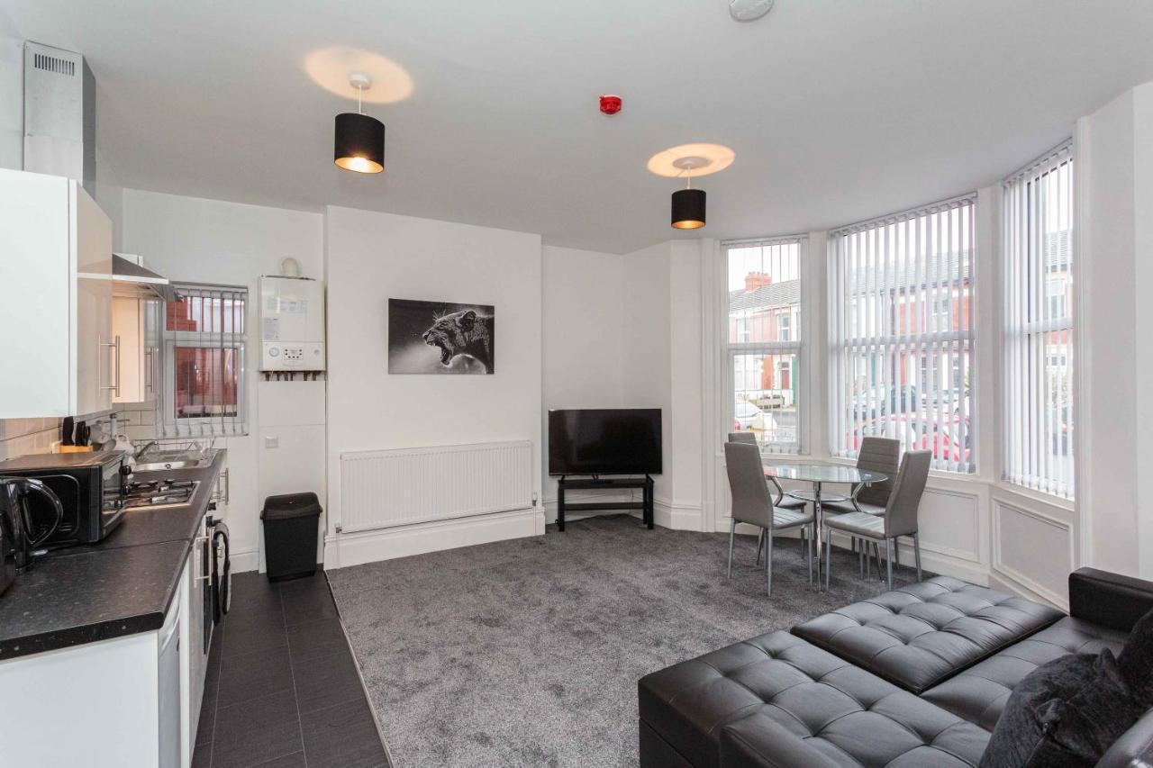Cherry Property - Berry Apartments Blackpool Bagian luar foto