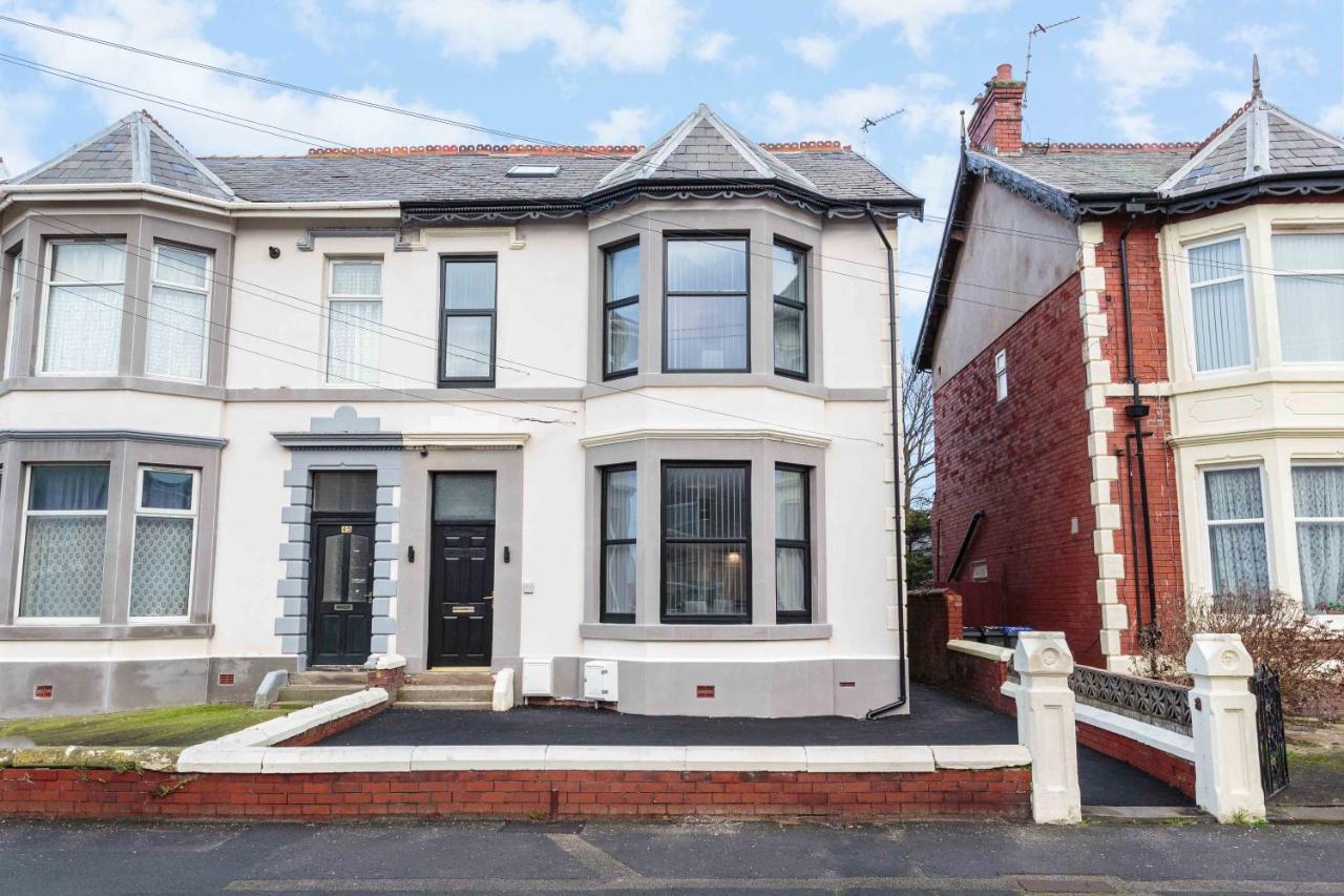 Cherry Property - Berry Apartments Blackpool Bagian luar foto