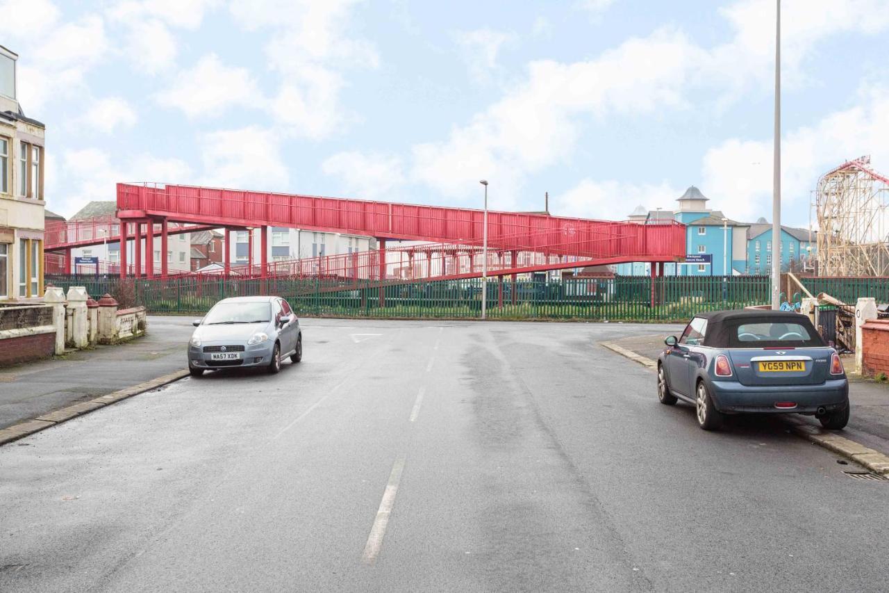 Cherry Property - Berry Apartments Blackpool Bagian luar foto